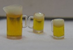 BE142 - Pitcher and 2 Mugs of Beer (half-inch)