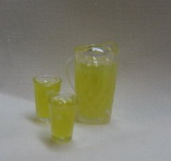 BE24 - Chrysnbon Pitcher and 2 Glasses of Lemonade