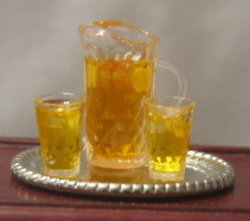 BE34 - Chrsynbon Pitcher and 2 Glasses of Ice Tea