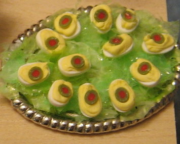 HO16 - Devilled Eggs with Olives - Click Image to Close