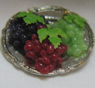 HO52 - Three Grape Clusters on a Pewter Plate - Click Image to Close