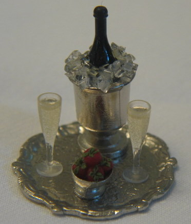 MS44 - Champagne Tray with Bucket, flutes & Strawberries - Click Image to Close
